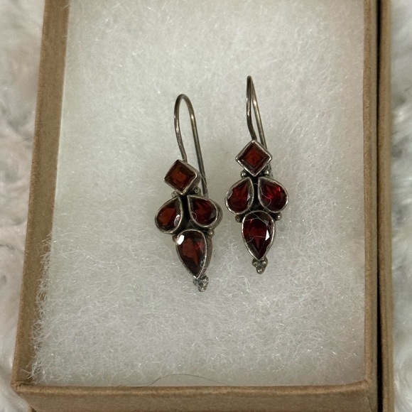 Red and Silver Dangle Earrings with Vintage Design - Picture 3 of 3